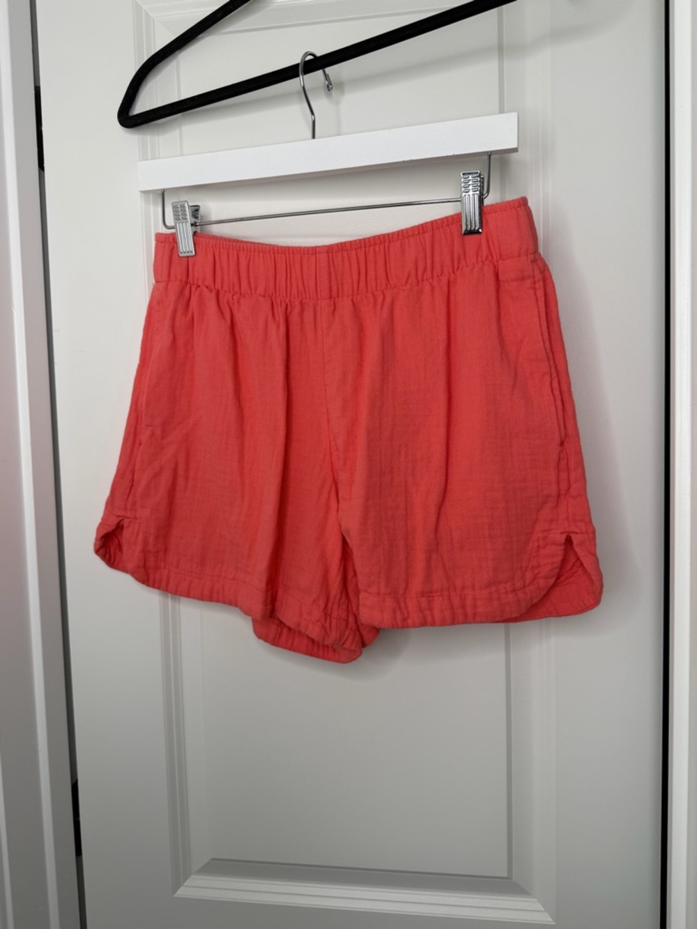 Old Navy Coral Elastic-Waist Athletic Shorts